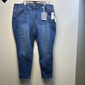 Democracy Women's Blue skinny Denim Jeans. Size 22W. NWT.